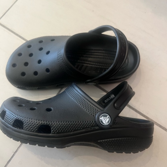 Black Crocs Classic Clog - Picture 3 of 5